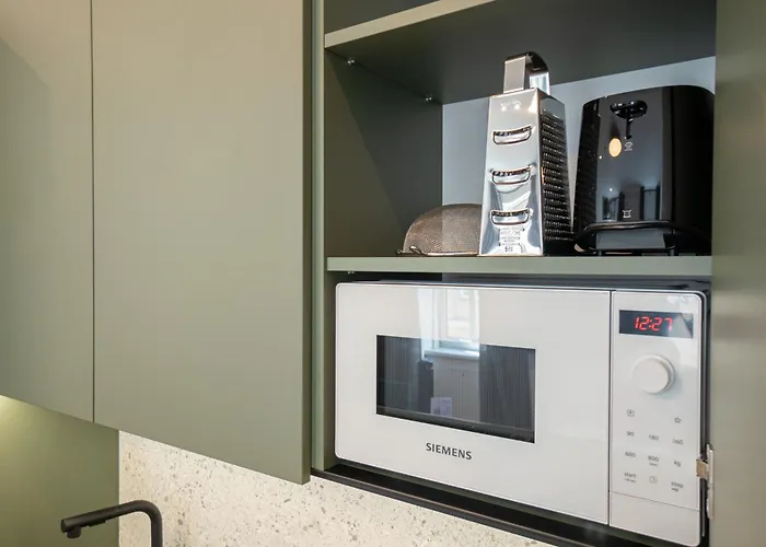 Modern With King-size Bed Self Check-in Vienna