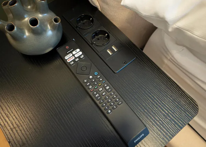 Modern With King-size Bed Self Check-in Apartment
